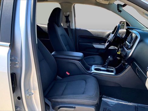 Used 2016 Chevrolet Colorado LT w/ LT Convenience Package RWD image 8