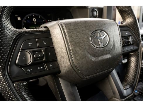 Used 2025 Toyota Tacoma SR5 image 28