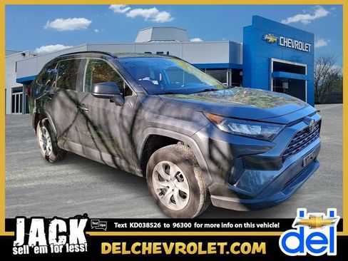 Used 2019 Toyota RAV4 LE FWD image 1