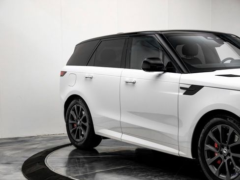 Used 2025 Land Rover Range Rover Sport Dynamic SE image 22
