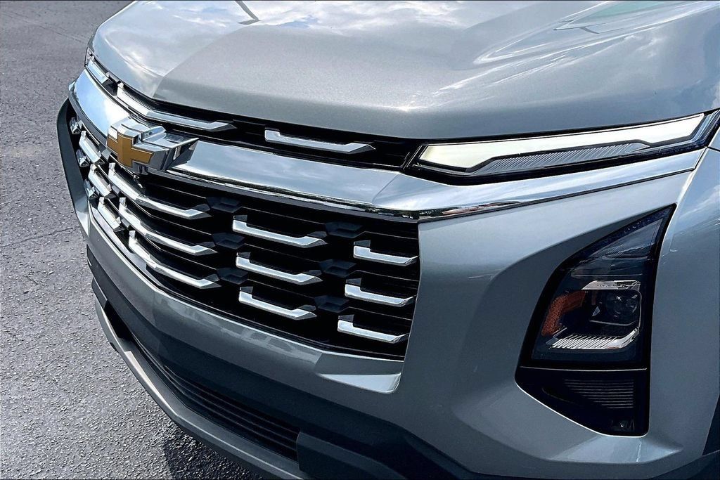 Used 2025 Chevrolet Equinox LT AWD/4WD image 29