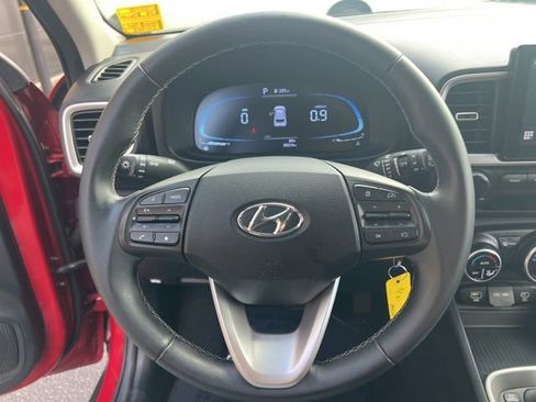 Used 2023 Hyundai Venue SEL FWD image 10
