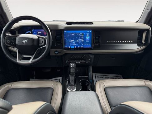 Used 2023 Ford Bronco Wildtrak image 11