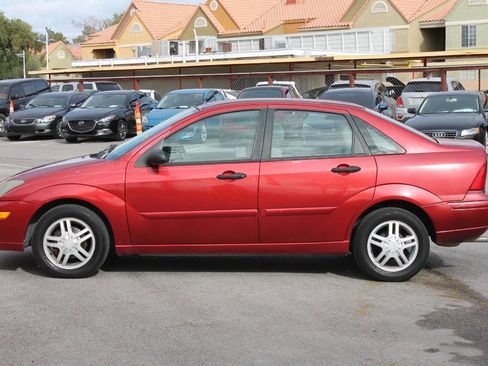 Used 2003 Ford Focus SE image 4