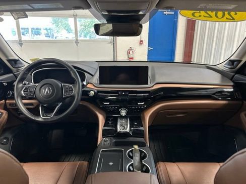 Used 2025 Acura MDX SH-AWD w/ Technology Package image 16