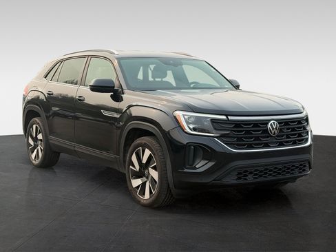 Used 2024 Volkswagen Atlas Cross Sport SE AWD/4WD image 3