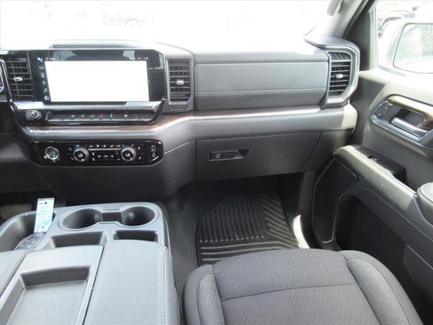 Certified 2024 Chevrolet Silverado 1500 LT AWD/4WD image 13
