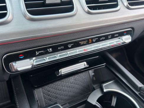 Used 2025 Mercedes-Benz GLS 450 4MATIC image 40