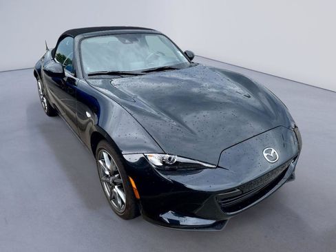 Used 2023 MAZDA MX-5 Miata Grand Touring RWD image 7