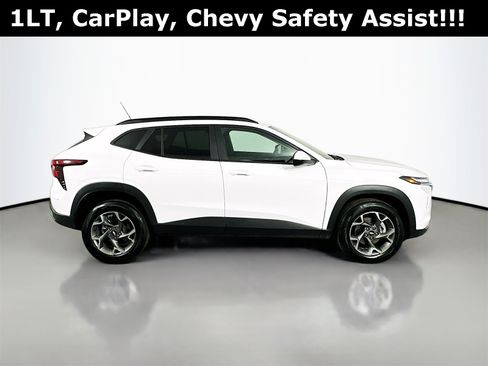 Used 2025 Chevrolet Trax LT image 9