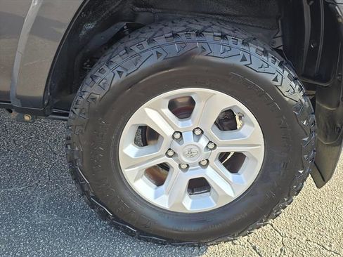 Used 2014 Toyota 4Runner SR5 image 29