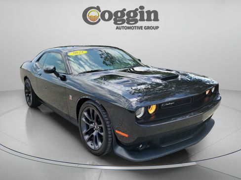 Used 2021 Dodge Challenger R/T Scat Pack RWD image 5