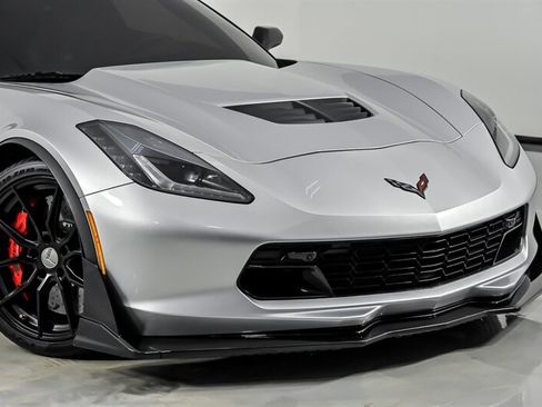 Used 2016 Chevrolet Corvette Z06 w/ 3LZ Preferred Equipment Group RWD image 3