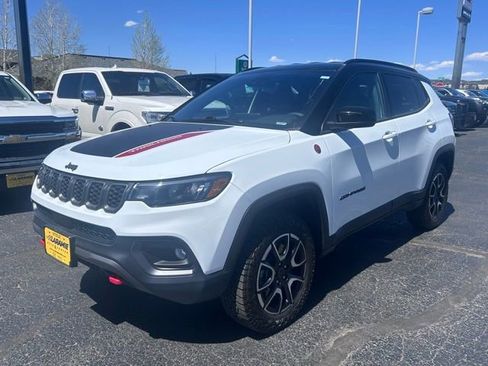 Used 2025 Jeep Compass Trailhawk AWD/4WD image 1