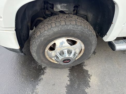 Used 2013 GMC Sierra 3500 Denali image 8