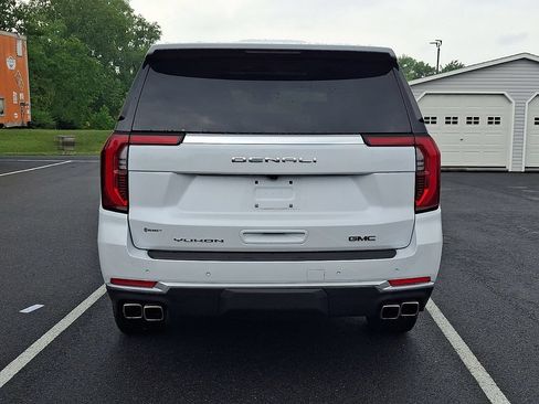 Used 2026 GMC Yukon Denali w/ Sun & Power Step Package AWD/4WD image 5