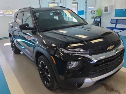 Used 2021 Chevrolet TrailBlazer LT w/ Convenience Package FWD image 4
