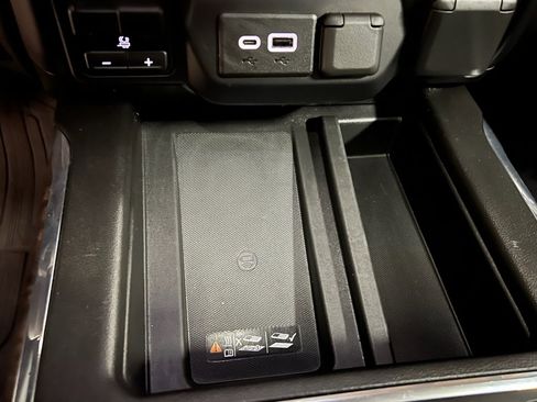 Used 2021 GMC Sierra 1500 Denali w/ Denali Ultimate Package image 39