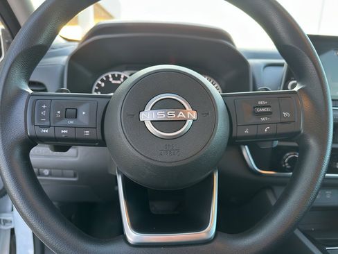 Used 2024 Nissan Rogue S image 13