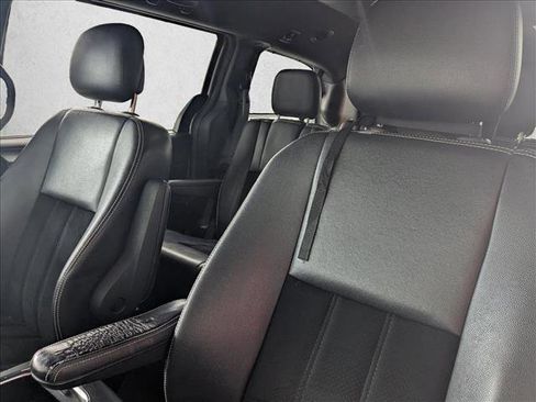 Used 2015 Dodge Grand Caravan SXT image 8