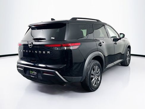 Used 2025 Nissan Pathfinder SV FWD image 9