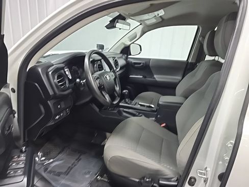 Used 2022 Toyota Tacoma SR AWD/4WD image 28