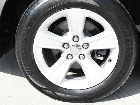 Used 2011 Dodge Charger SE w/ Connectivity Group RWD image 9
