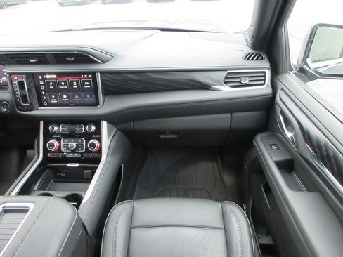 Certified 2024 GMC Yukon Denali w/ LPO, Floor Liner Package image 17