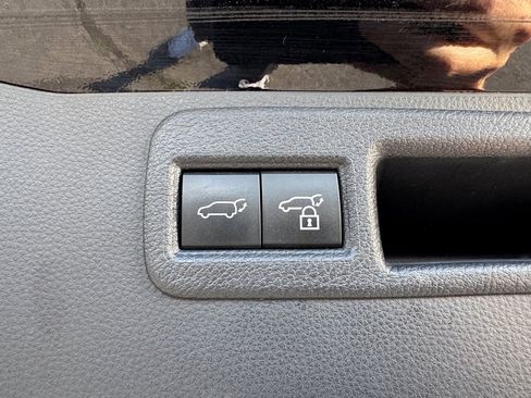 Used 2024 Toyota Venza XLE AWD/4WD image 21