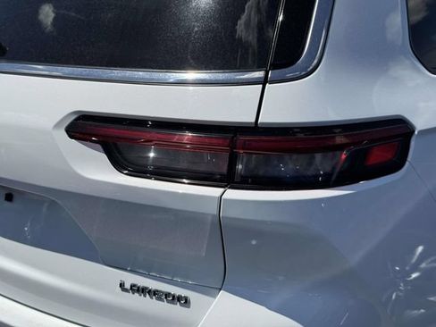 Used 2023 Jeep Grand Cherokee L Laredo RWD image 8