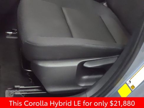 Used 2023 Toyota Corolla LE image 38