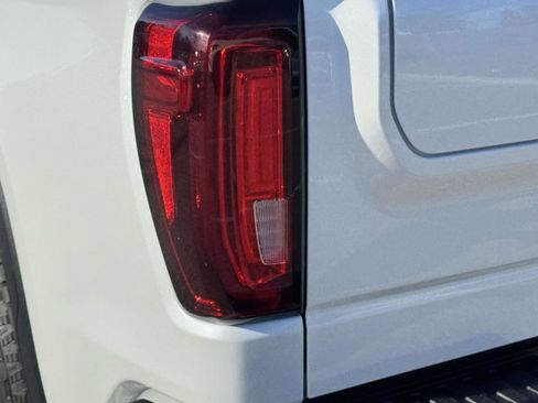 Used 2023 GMC Sierra 1500 Denali image 9