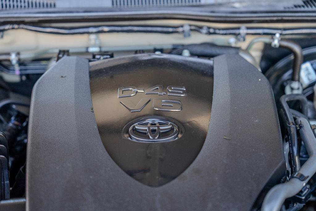 Used 2019 Toyota Tacoma SR5 AWD/4WD image 12