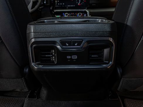 Used 2025 GMC Sierra 3500 Denali w/ Denali Reserve Package AWD/4WD image 26