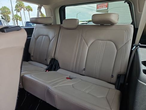 Used 2023 Ford Expedition Max Limited image 32
