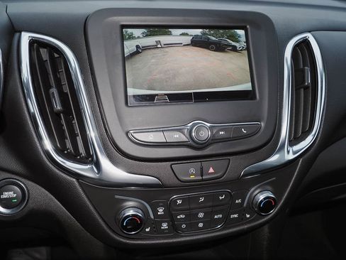 Certified 2023 Chevrolet Equinox LT FWD image 11