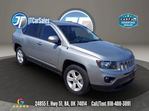 Used 2016 Jeep Compass Latitude AWD/4WD image 1
