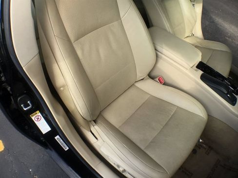Used 2013 Lexus ES 300h w/ Luxury Pkg FWD image 22