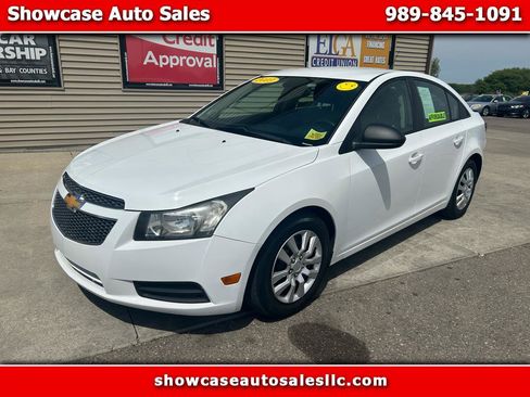 Used 2013 Chevrolet Cruze LS FWD image 1