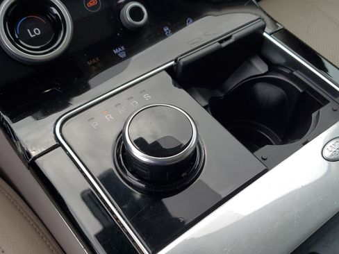 Used 2018 Land Rover Range Rover Velar S image 24