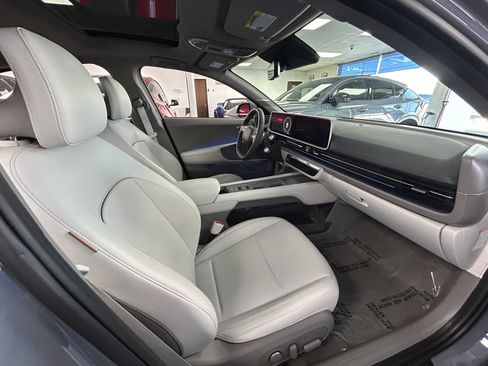 Used 2025 Hyundai Ioniq 6 Limited image 13
