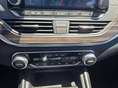 Used 2019 Nissan Altima 2.5 SL FWD image 17
