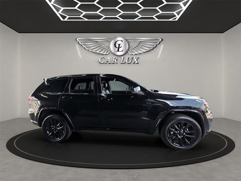 Used 2020 Jeep Grand Cherokee Altitude image 7