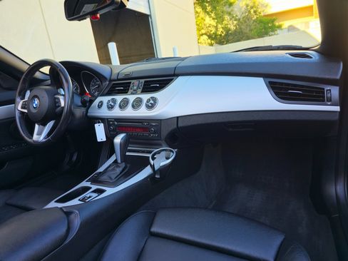 Used 2009 BMW Z4 sDrive30i image 28