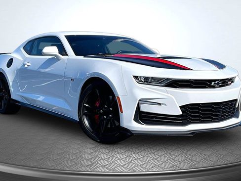 Used 2022 Chevrolet Camaro SS RWD image 13