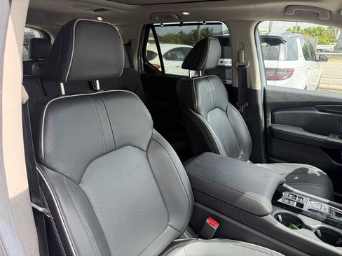 Used 2024 Honda Pilot Elite image 18