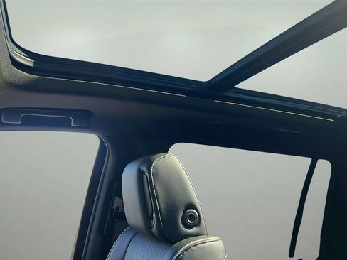 Certified 2024 Cadillac Escalade ESV Premium Luxury w/ LPO, Floor Liner Package AWD/4WD image 25