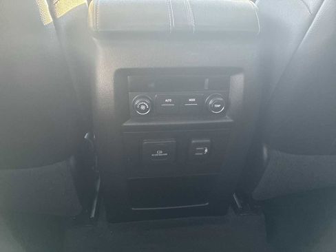 Used 2020 Chevrolet Traverse LT w/ LT Premium Package image 20