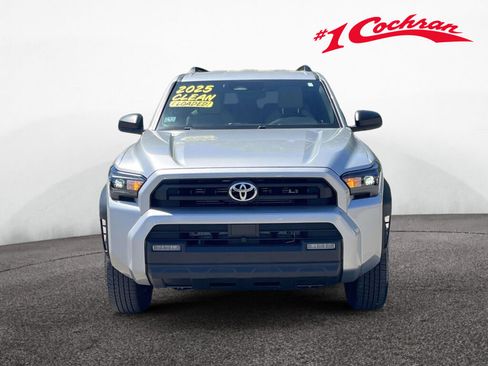 Used 2025 Toyota 4Runner SR5 AWD/4WD image 12