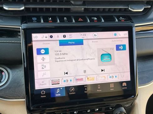 Used 2022 Jeep Grand Cherokee Limited 4xe w/ Luxury Tech Group II AWD/4WD image 22